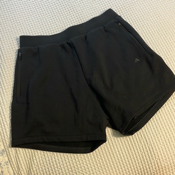 Men’s adidas basketball shorts with pockets - Picture 1 of 3